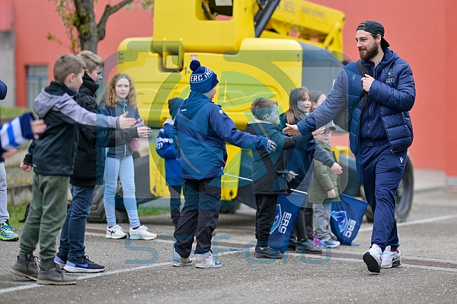 Eishockey, Herren, DEL, Saison 2022-2023, Playoff-Finale - Spiel 1, ERC Ingolstadt - Abfahrt vor Finalspiel 1, 14.04.2023