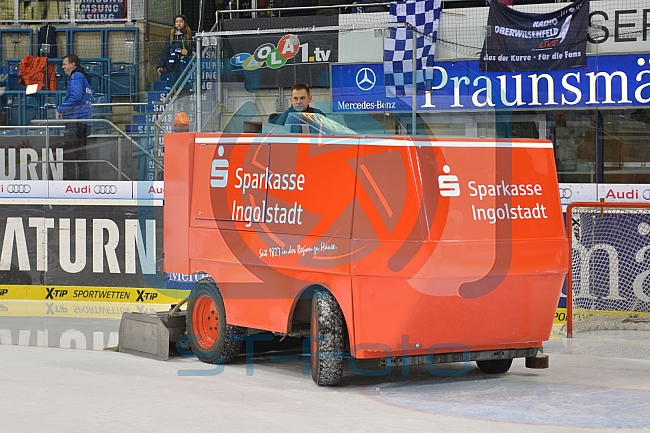 ERC Ingolstadt vs EHC Red Bull Muenchen, Eishockey, DEL, Deutsche Eishockey Liga, 04.12.2015