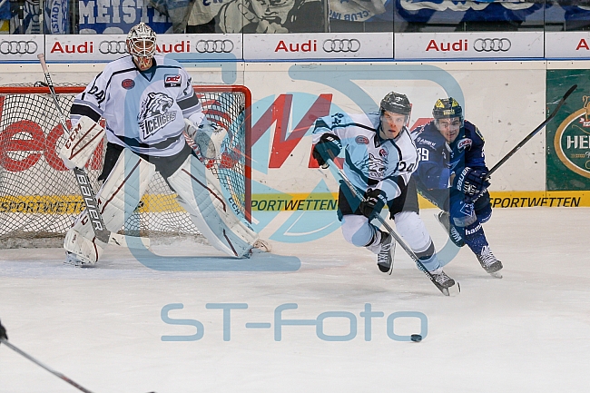 ERC Ingolstadt vs Thomas Sabo Ice Tigers, Eishockey, DEL, Deutsche Eishockey Liga, Spieltag 32, 30.12.2015 Foto: Oliver Strisch / st-foto.de