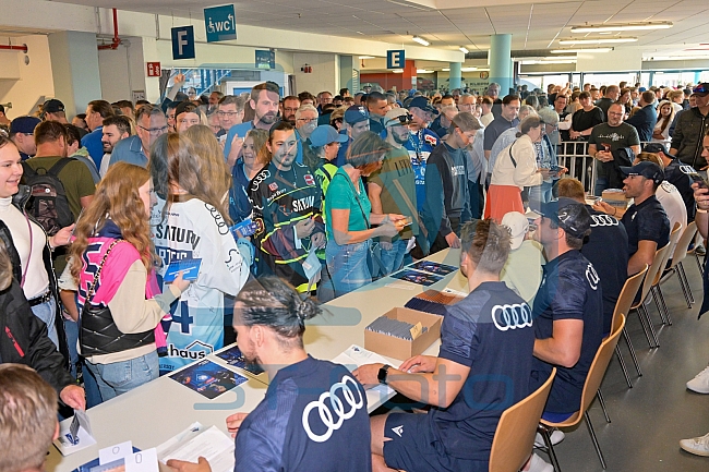 Eishockey, Herren, DEL, Saison 2023-2024, ERC Ingolstadt - Dauerkartenübergabe, 13.08.2023