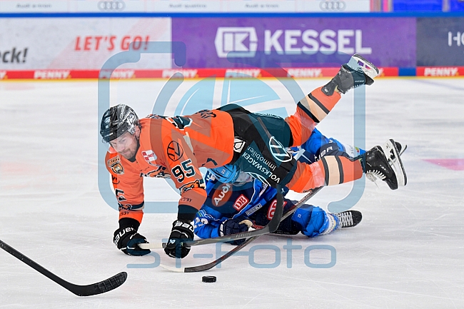 Eishockey, Herren, DEL, Saison 2025-2026, Playoffs Halbfinale, Spiel 3, ERC Ingolstadt - Grizzlys Wolfsburg, 19.09.2025