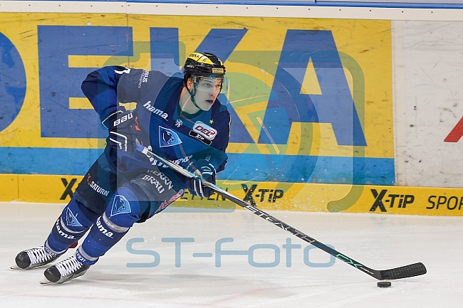 ERC Ingolstadt vs Thomas Sabo Ice Tigers, Eishockey, DEL, Deutsche Eishockey Liga, Spieltag 32, 30.12.2015 Foto: Oliver Strisch / st-foto.de