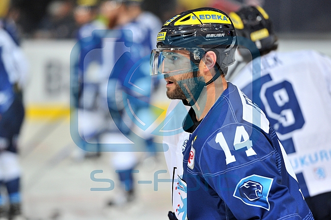EHC Red Bull Muenchen vs ERC Ingolstadt, Eishockey, DEL, Deutsche Eishockey Liga, Spieltag 28, 16.12.2016