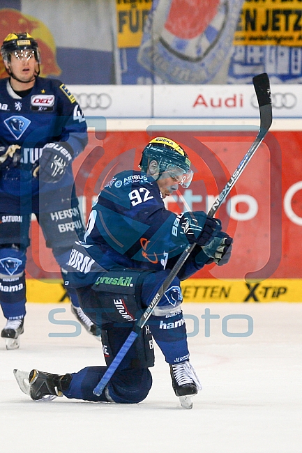 ERC Ingolstadt vs EHC Red Bull Muenchen, Eishockey, DEL, Deutsche Eishockey Liga, Spieltag 23, 04.12.2015
