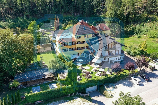 Eishockey, Herren, 6. Vinschgau-Cup, Saison 2022-2023, Drohnenfotos Hotel - Latsch, 25.08.2022