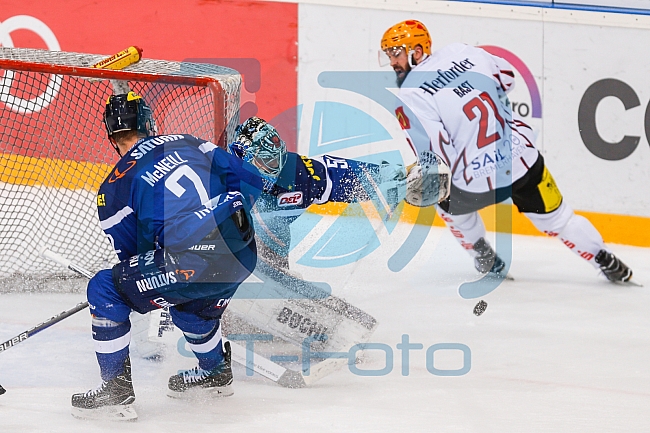 ERC Ingolstadt - Fischtown Pinguins Bremerhaven,, Eishockey, DEL, Deutsche Eishockey Liga, Preplayoff, Spiel 1, 01.03.2016
