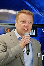 Pressekonferenz Verlaengerung und Erweiterung des Sponsoringvertrages der Media-Saturn, Trikotvorstellung für die kommende Saison 2016/2017