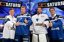 Pressekonferenz Verlaengerung und Erweiterung des Sponsoringvertrages der Media-Saturn, Trikotvorstellung für die kommende Saison 2016/2017