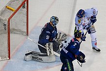 ERC Ingolstadt - Straubing Tigers, Eishockey, DEL, Deutsche Eishockey Liga, Spieltag 29, 22.12.2015, Foto: Oliver Strisch/st-foto.de