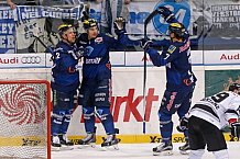ERC Ingolstadt vs Thomas Sabo Ice Tigers, Eishockey, DEL, Deutsche Eishockey Liga, Spieltag 32, 30.12.2015 Foto: Oliver Strisch / st-foto.de