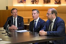 Eishockey, Herren, DEL, Saison 2021-2022, ERC Ingolstadt - Vorstellung Sportdirektor Tim Regan, 22.04.2022