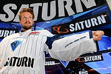 Pressekonferenz Verlaengerung und Erweiterung des Sponsoringvertrages der Media-Saturn, Trikotvorstellung für die kommende Saison 2016/2017