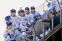 ERC Ingolstadt - Straubing Tigers, Eishockey, DEL, Deutsche Eishockey Liga, Spieltag 29, 22.12.2015, Foto: Oliver Strisch/st-foto.de