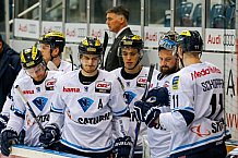 ERC Ingolstadt vs Hamburg Freezers, Eishockey, DEL, Deutsche Eishockey Liga, Spieltag 43, 05.02.2016, Foto: st.foto.de / Oliver STRISCH

