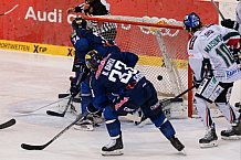 ERC Ingolstadt vs Augsburger Panther, Eishockey, DEL, Deutsche Eishockey Liga, Spieltag 33, 03.01.2016, Foto: st-foto.de / Oliver Strisch