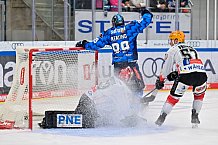Eishockey, Herren, DEL, Saison 2025-2026, Spiel 21, ERC Ingolstadt - Pinguins Bremerhaven, 23.11.2025