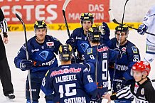 ERC Ingolstadt - Straubing Tigers, Eishockey, DEL, Deutsche Eishockey Liga, Spieltag 29, 22.12.2015, Foto: Oliver Strisch/st-foto.de

