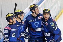 ERC Ingolstadt - Straubing Tigers, Eishockey, DEL, Deutsche Eishockey Liga, Spieltag 29, 22.12.2015, Foto: Oliver Strisch/st-foto.de