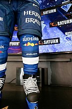 Pressekonferenz Verlaengerung und Erweiterung des Sponsoringvertrages der Media-Saturn, Trikotvorstellung für die kommende Saison 2016/2017