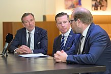 Eishockey, Herren, DEL, Saison 2021-2022, ERC Ingolstadt - Vorstellung Sportdirektor Tim Regan, 22.04.2022