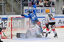 Eishockey, Herren, DEL, Saison 2025-2026, Spiel 21, ERC Ingolstadt - Pinguins Bremerhaven, 23.11.2025