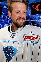 Pressekonferenz Verlaengerung und Erweiterung des Sponsoringvertrages der Media-Saturn, Trikotvorstellung für die kommende Saison 2016/2017