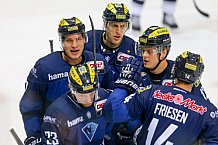 ERC Ingolstadt vs Thomas Sabo Ice Tigers, Eishockey, DEL, Deutsche Eishockey Liga, Spieltag 32, 30.12.2015 Foto: Oliver Strisch / st-foto.de