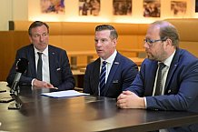 Eishockey, Herren, DEL, Saison 2021-2022, ERC Ingolstadt - Vorstellung Sportdirektor Tim Regan, 22.04.2022