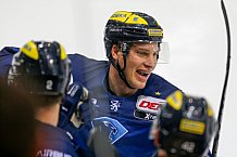 ERC Ingolstadt vs Thomas Sabo Ice Tigers, Eishockey, DEL, Deutsche Eishockey Liga, Spieltag 32, 30.12.2015 Foto: Oliver Strisch / st-foto.de