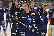 ERC Ingolstadt vs EHC Red Bull Muenchen, Eishockey, DEL, Deutsche Eishockey Liga, 04.12.2015