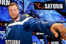 Pressekonferenz Verlaengerung und Erweiterung des Sponsoringvertrages der Media-Saturn, Trikotvorstellung für die kommende Saison 2016/2017