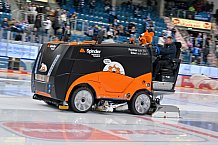 Eishockey, Herren, DEL, Saison 2025-2026, Spiel 21, ERC Ingolstadt - Pinguins Bremerhaven, 23.11.2025
