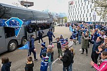 Eishockey, Herren, DEL, Saison 2022-2023, Playoff-Finale - Spiel 1, ERC Ingolstadt - Abfahrt vor Finalspiel 1, 14.04.2023